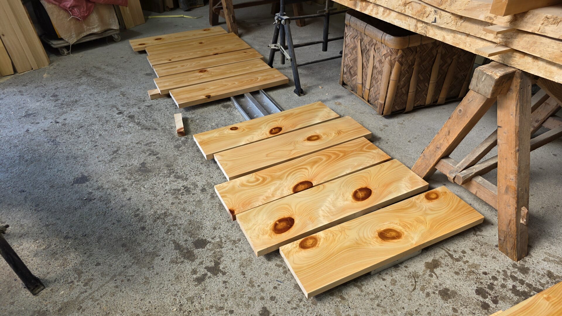 階段材塗装完了